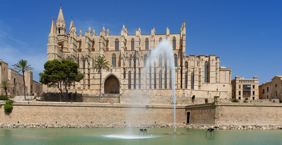 View of Palma de Mallorca cathedral